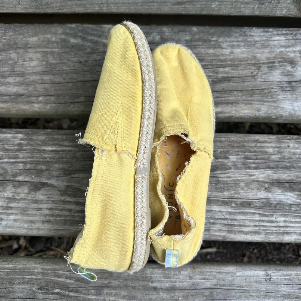 Vionic Beach Laguna Sun Yellow Canvas Frayed Espadrille Slip On Sneakers‎ Sz 8.5
